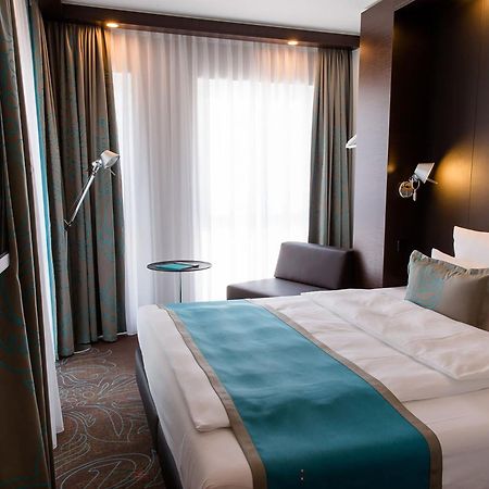 Motel One Stuttgart-Bad Cannstatt ภายนอก รูปภาพ