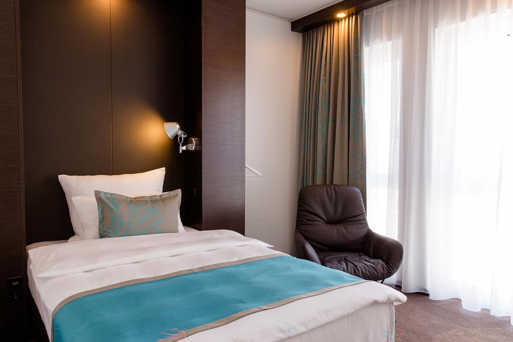 Motel One Stuttgart-Bad Cannstatt ภายนอก รูปภาพ